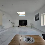 150m2 Avec Jardin 3000 M2 Apartment *