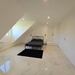 150m2 Avec Jardin 3000 M2 Apartment *