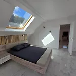 150m2 Avec Jardin 3000 M2 Apartment