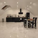 150m2 Avec Jardin 3000 M2 Apartment