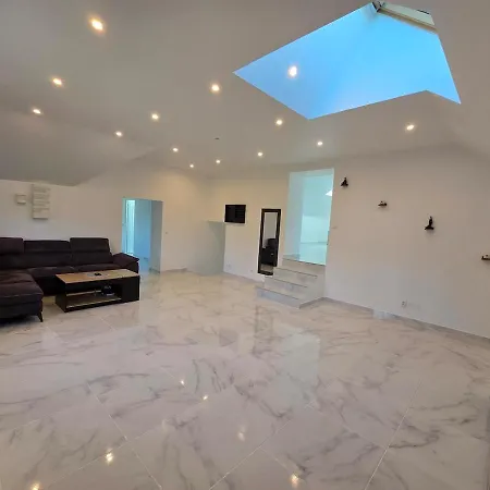 150m2 Avec Jardin 3000 M2 Appartement *