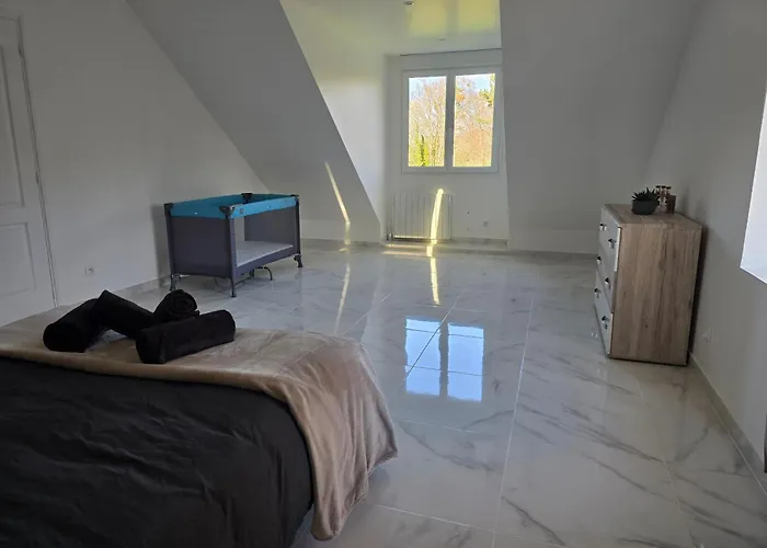 Apartment 150m2 Avec Jardin 3000 M2